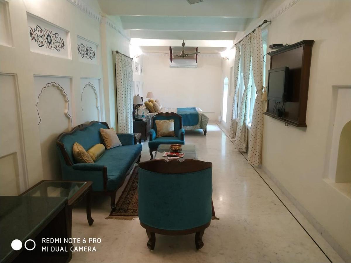 Mpt Sheesh Mahal, Orchha Hotel Exterior foto